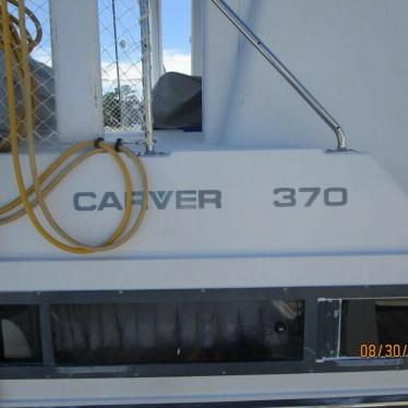 1995 Carver 370 aft cabin