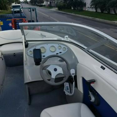 2007 Bayliner 215 open bow discovery