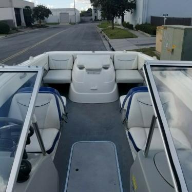 2007 Bayliner 215 open bow discovery