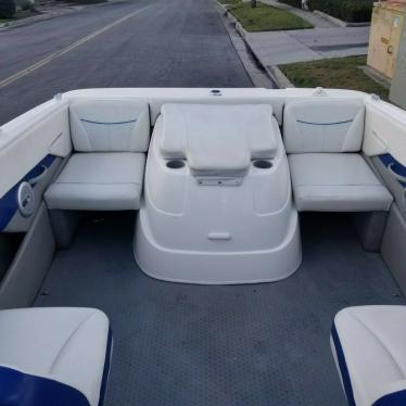 2007 Bayliner 215 open bow discovery