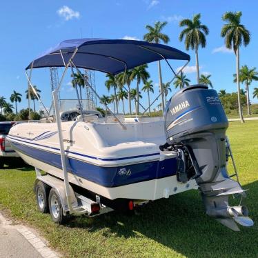 2012 Hurricane sundeck sport 231