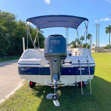 2012 Hurricane sundeck sport 231