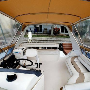 1992 Sea Ray 350 express bridge