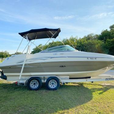 2005 Sea Ray 220 sundeck