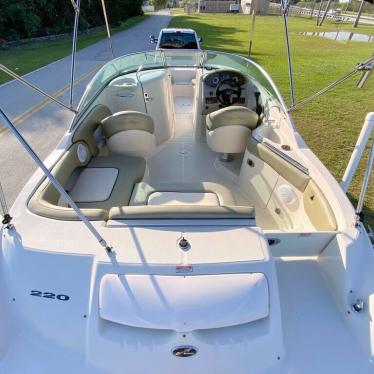 2005 Sea Ray 220 sundeck