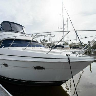 2001 Carver 444 cockpit motor yacht