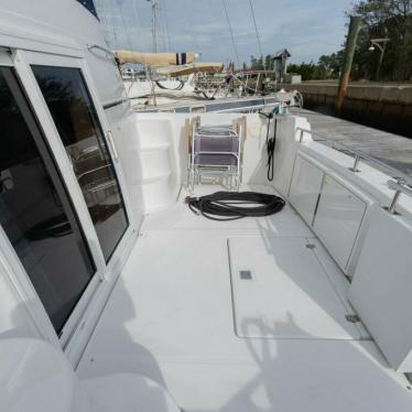 2001 Carver 444 cockpit motor yacht