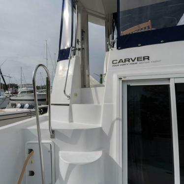 2001 Carver 444 cockpit motor yacht