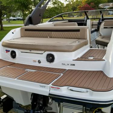 2017 Sea Ray slx230