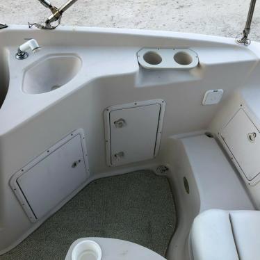 2002 Hurricane 237 sundeck ob