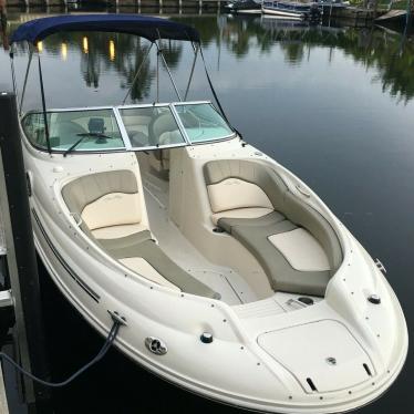 2005 Sea Ray sundeck