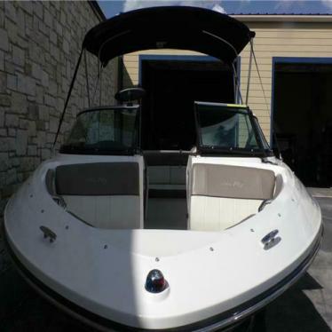 2013 Sea Ray 210 slx