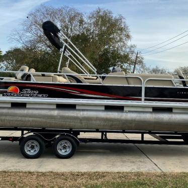 2013 Sun Tracker fishing barge 24 dlx