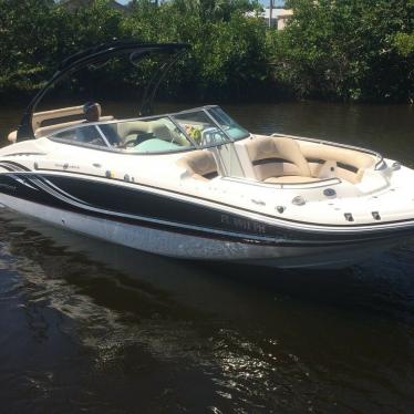 2012 Hurricane 240 sun deck