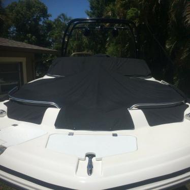 2012 Hurricane 240 sun deck