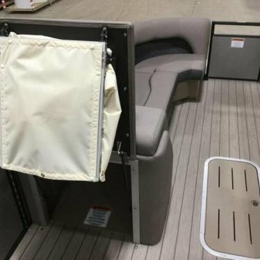 2019 Bennington 25 spdxp with 200! huge marine clearance sale!