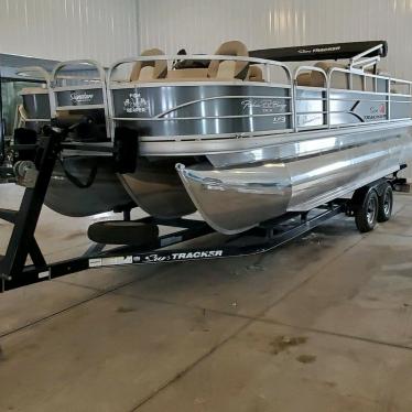 2016 Sun Tracker fishin 22 barge dlx xp3