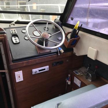 1978 Sea Ray 24 flybridge