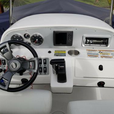 2015 Hurricane 211 sundeck sport