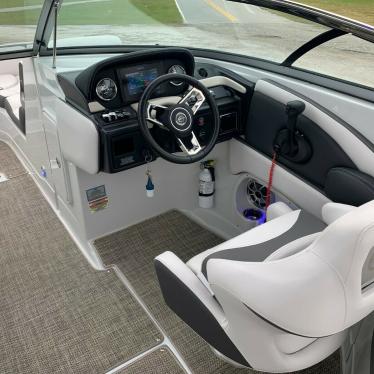 2018 Crownline eclipse 27