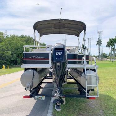 2011 Sun Tracker fishing barge 21