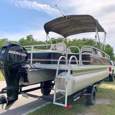 2011 Sun Tracker fishing barge 21