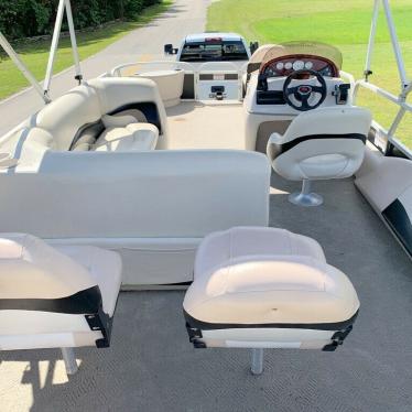 2011 Sun Tracker fishing barge 21