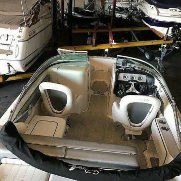 2010 Sea Ray 220 sundeck