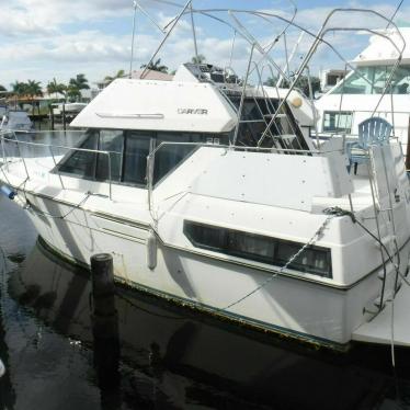 1991 Carver 28 aft cabin