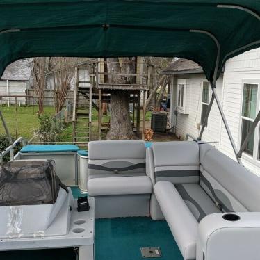 1995 Sun Tracker fishin barge 21