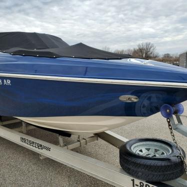 2005 Rinker 26 bowrider