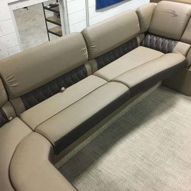 2018 Bennington 27rsbx2 twin 150's, joystick and 8 years warranty