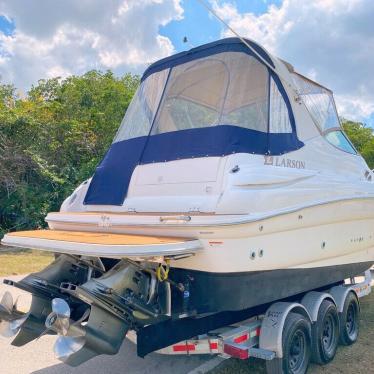 2004 Larson cabrio 290 mid cabin