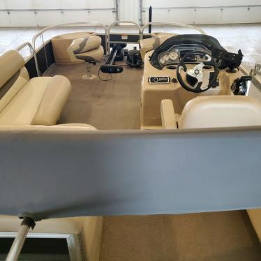 2016 Sun Tracker fishin 22 barge dlx xp3