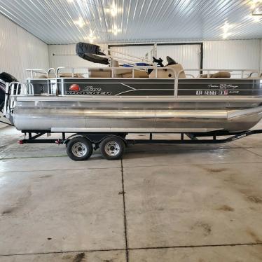 2016 Sun Tracker fishin 22 barge dlx xp3