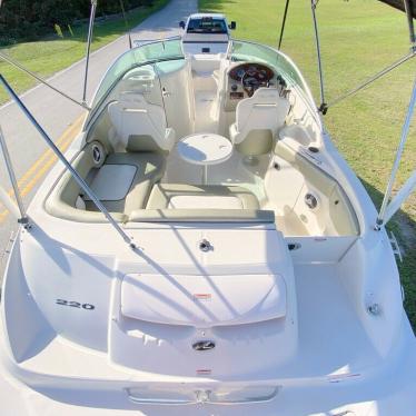 2007 Sea Ray 220 sundeck