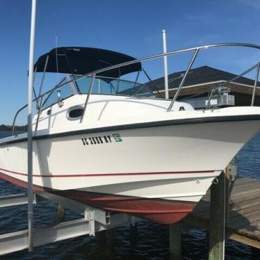 2006 Boston Whaler boston whaler 205 conquest