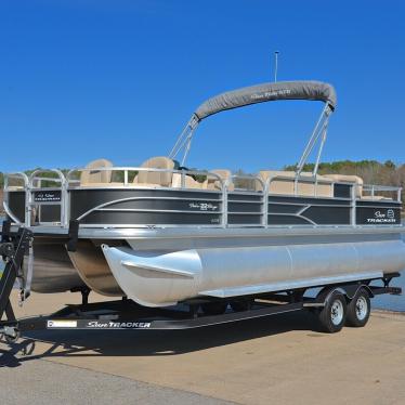 2017 Sun Tracker fishin barge xp3