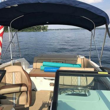 2017 Sea Ray 240sd