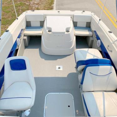 2008 Bayliner 210 discovery