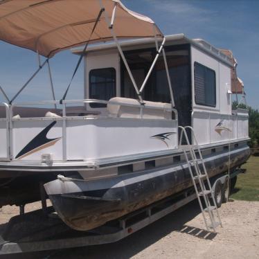 2002 Sun Tracker 32 foot partycruiser