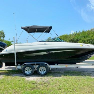 2015 Sea Ray 240 sundeck outboard