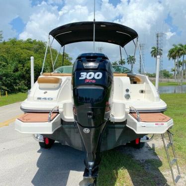 2015 Sea Ray 240 sundeck outboard