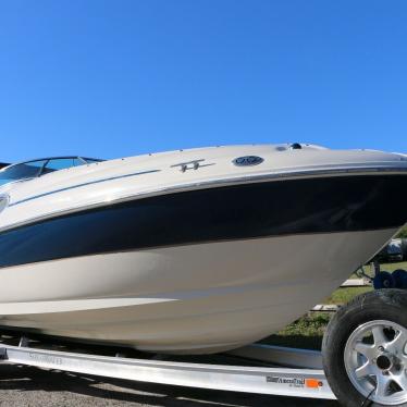 2003 Sea Ray 240 sundeck