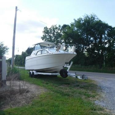 2004 Bayliner 242ec