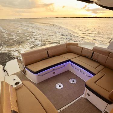 2017 Sea Ray 350 sundancer sport coupe