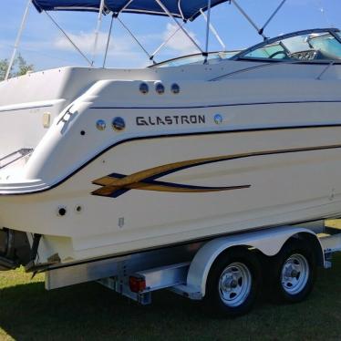 2005 Glastron 279