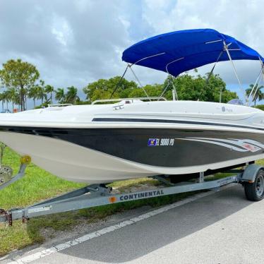 2011 Hurricane sundeck sport 188