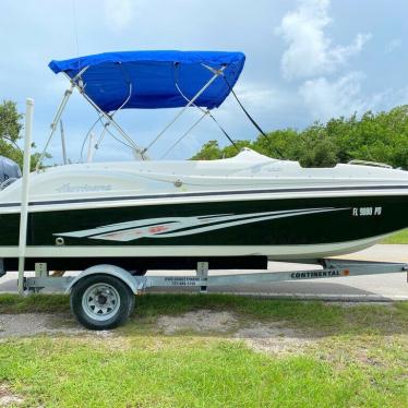 2011 Hurricane sundeck sport 188