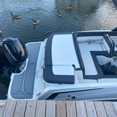 2019 Bayliner vr6